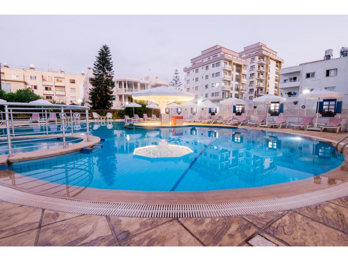 Sammy'S Hotel 키레니아 외부 사진