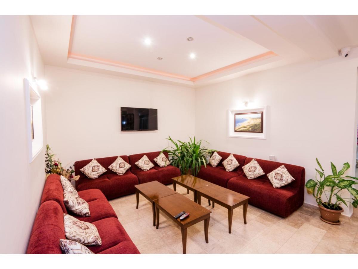 Sammy'S Hotel 키레니아 외부 사진