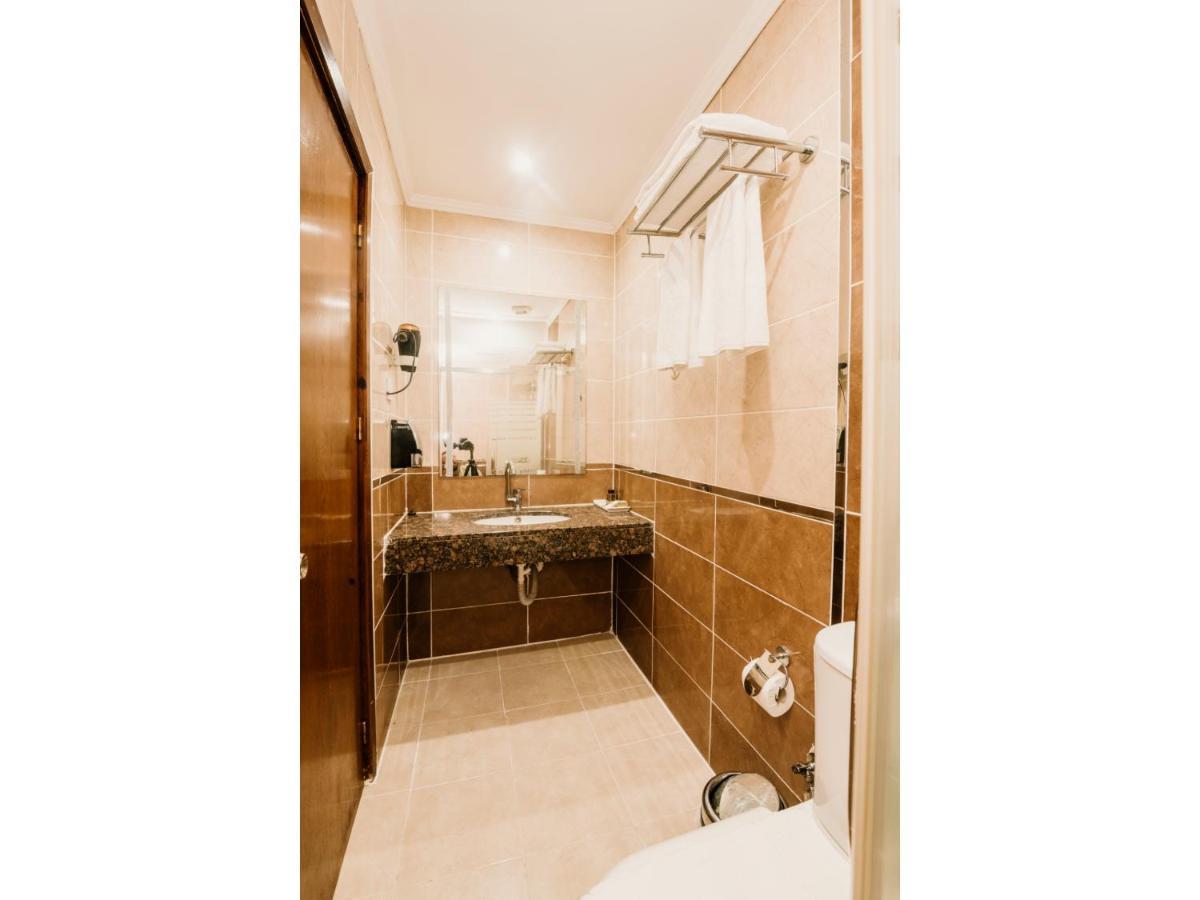 Sammy'S Hotel 키레니아 외부 사진