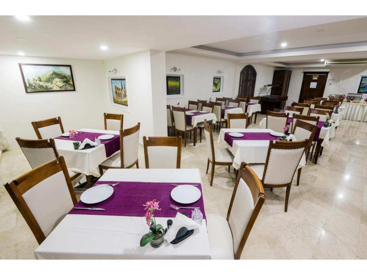 Sammy'S Hotel 키레니아 외부 사진
