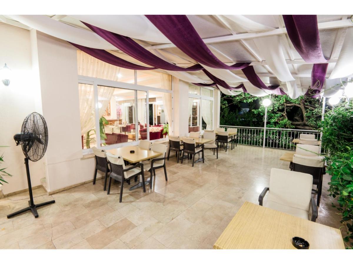 Sammy'S Hotel 키레니아 외부 사진